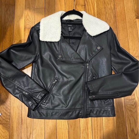 Black Faux Moto Jacket W/Detachable Collar Size Small - Picture 3 of 6